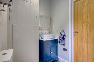 Utility/WC- click for photo gallery